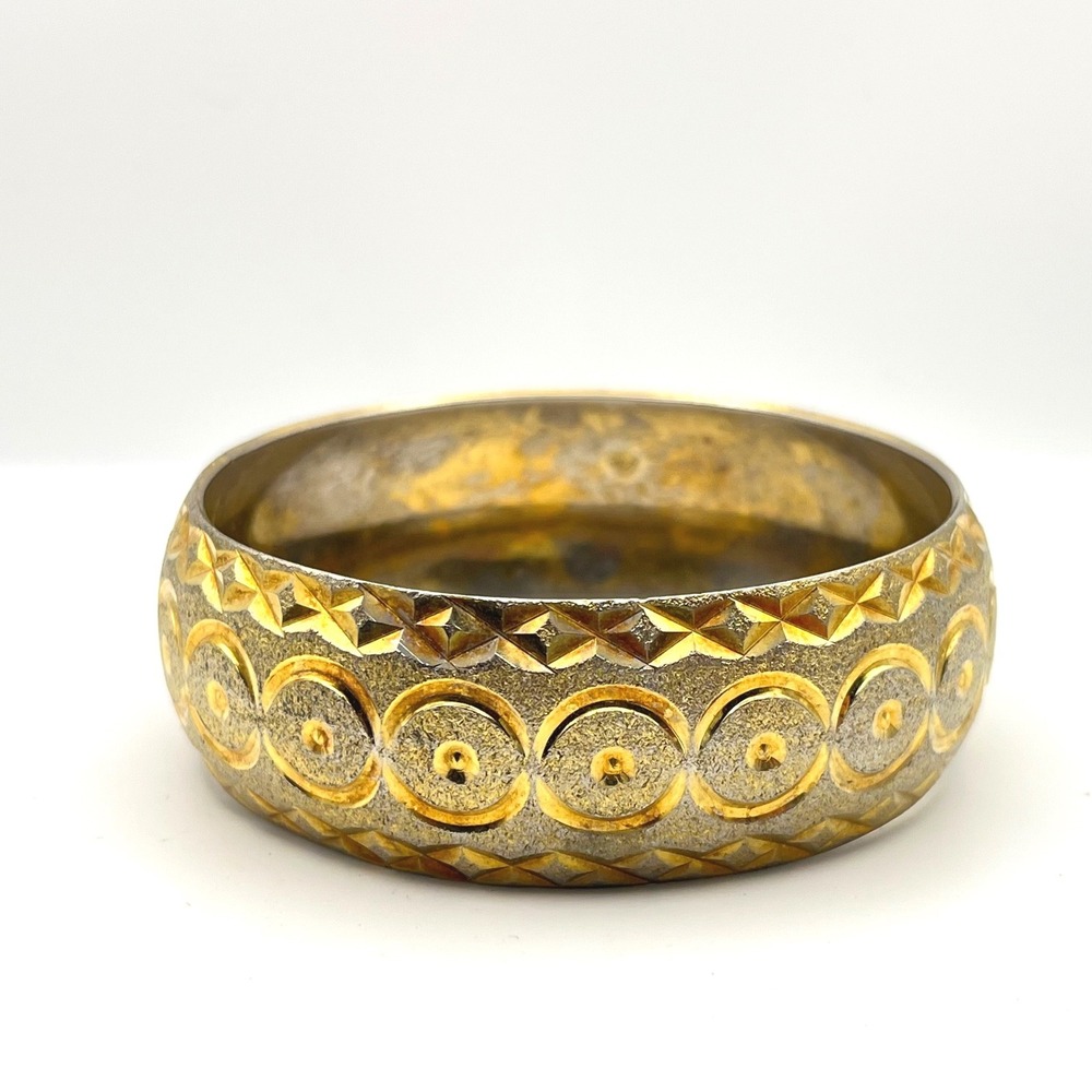 Vintage Gold Tone Textured Geometric Circle Diamond Cut Chunky Bangle Bracelet
